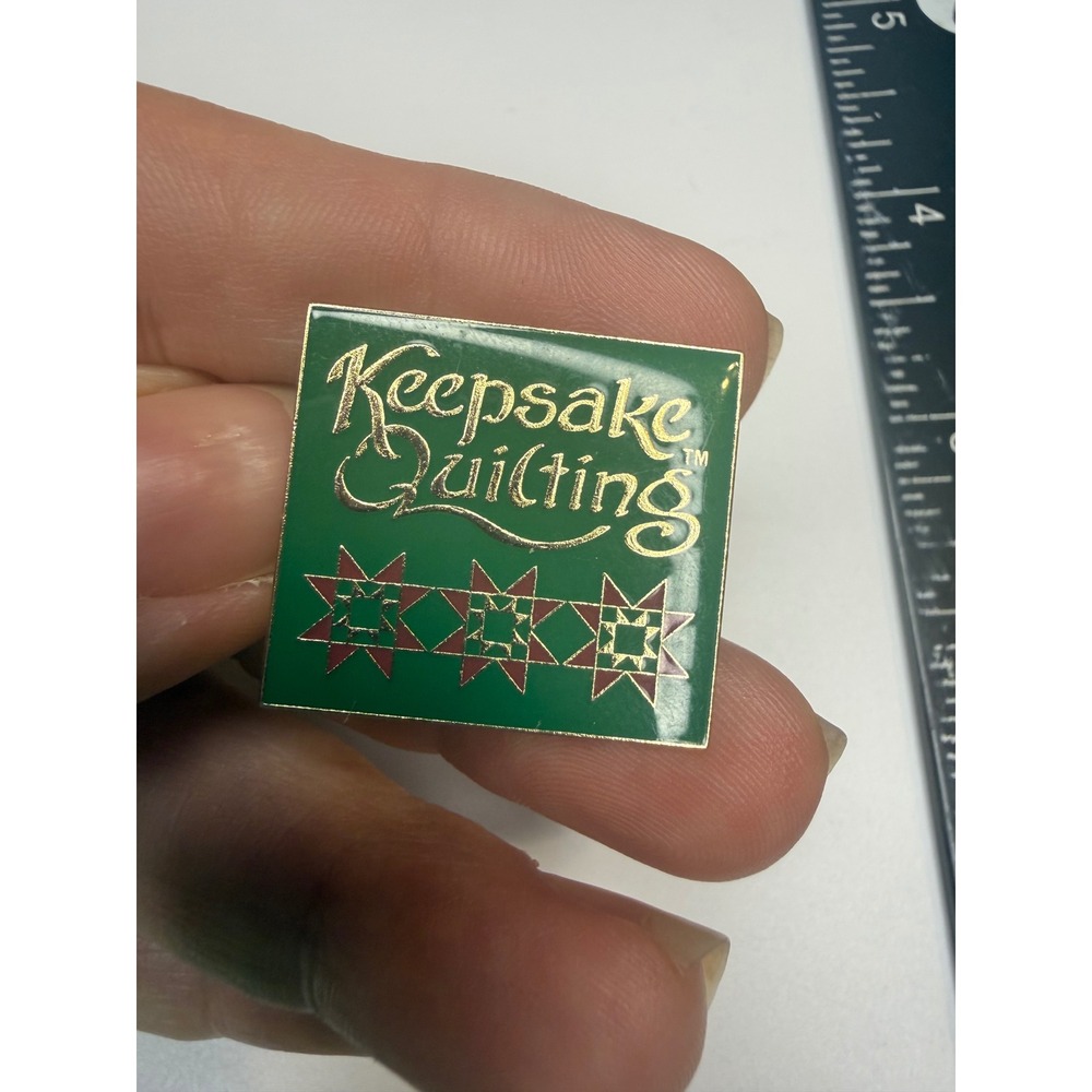 Keepsake Quilting Enamel Pin Green Gold Quilt Pattern Sewing Craft Lapel Pin